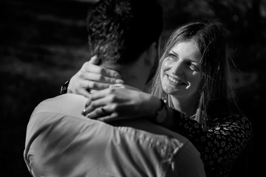 couple se regarde - photographe famille amiens