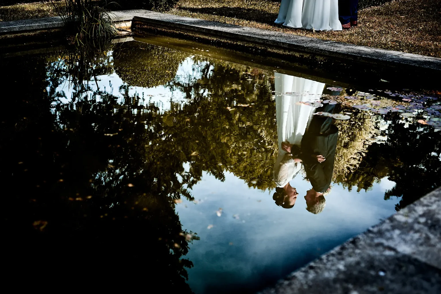 reflet d'un couple avant son mariage près d'amiens photographe