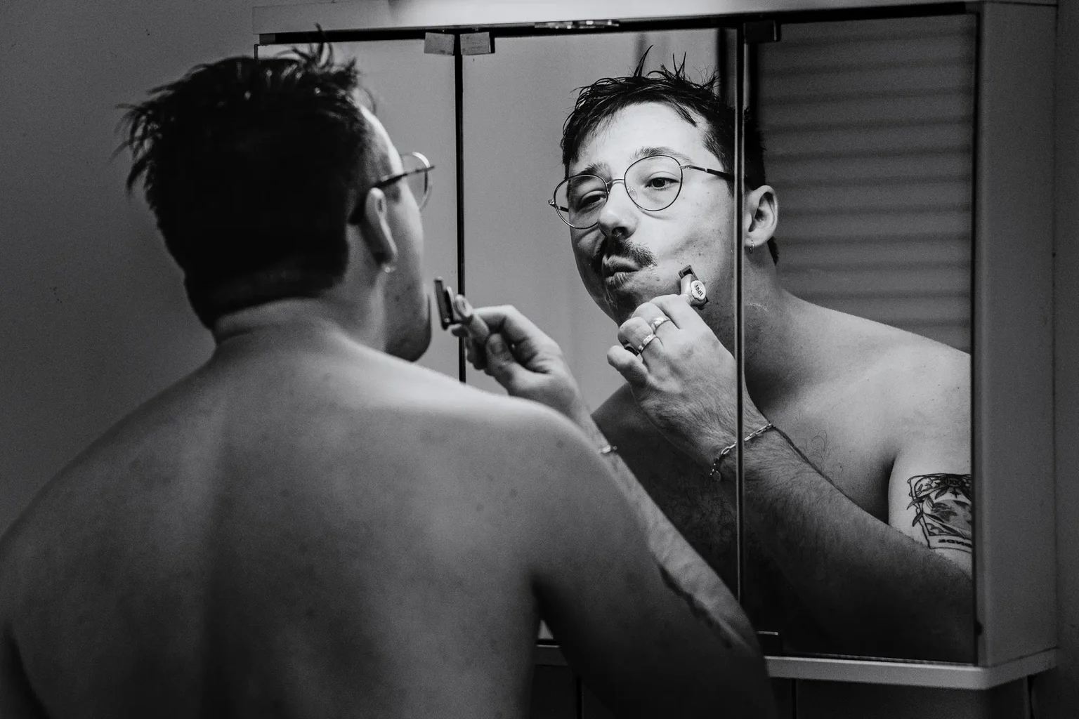 marié se rase avant son mariage près d'Amiens